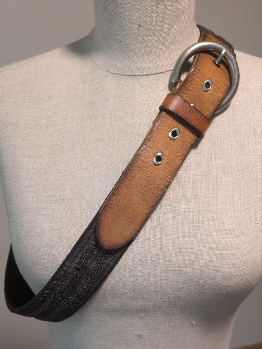 Beautiful Vintage Fossil Leather Belt with Silver Ring Buckle And Subtle Sequins